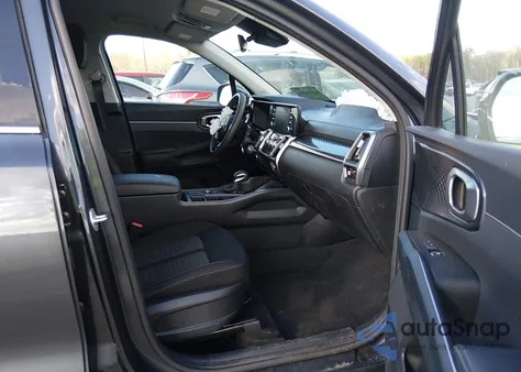 2022 Kia Sorento Lx z USA, uszkodzony, nr VIN 5XYRG4LC1NG155853